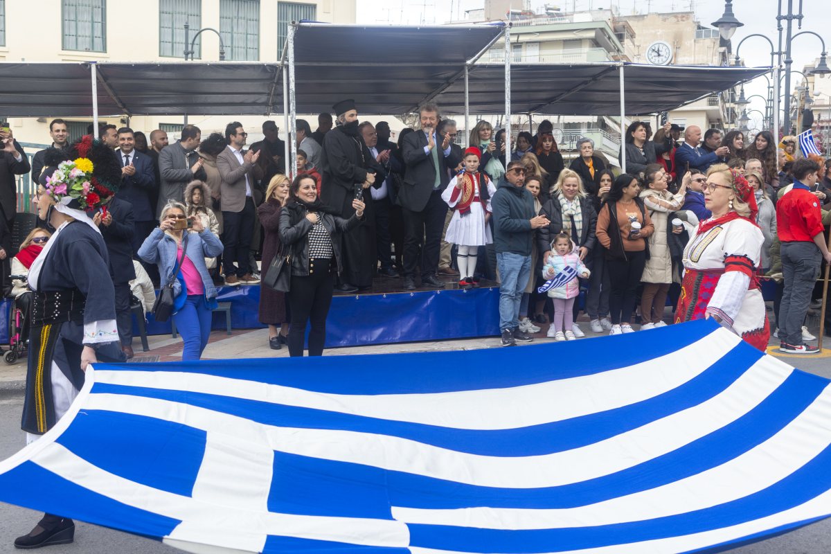 Με λαμπρότητα γιορτάστηκε η 25η Μαρτίου στο δήμο Νεάπολης-Συκεών – Σε κλίμα ενθουσιασμού και συγκίνησης η παρέλαση 