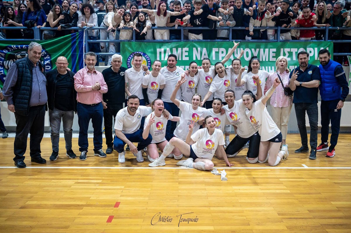 Συγχαρητήρια στις γυναίκες του Α.Σ.ΑΚ Πρωταθλητών Πεύκων για την άνοδο στη Volley League για πρώτη φορά στην ιστορία τους
